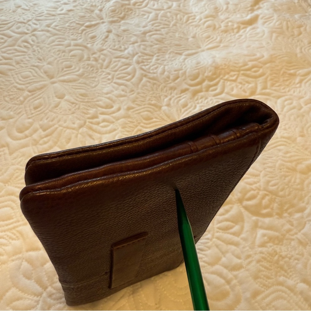 Latico Textured Brown Leather Terry Wallet Multi Card - Picture 7 of 11